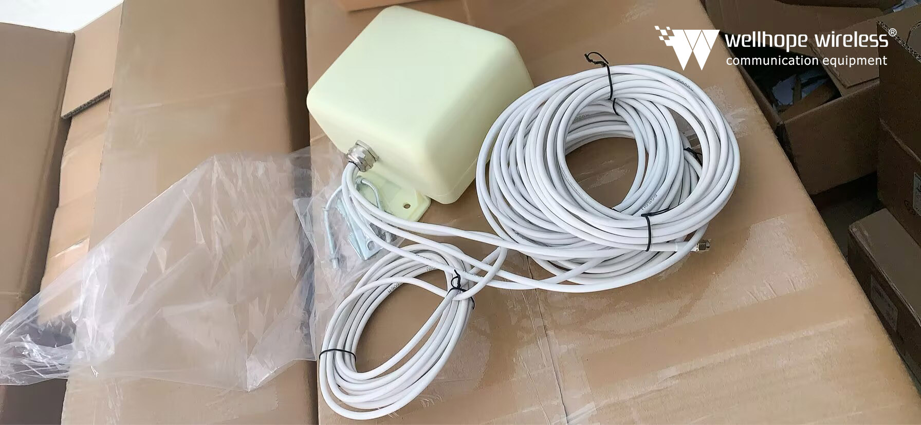 2024-9-3 5G 600-6000 MHz antena omni WH-5G-PX4 100 szt. na statku